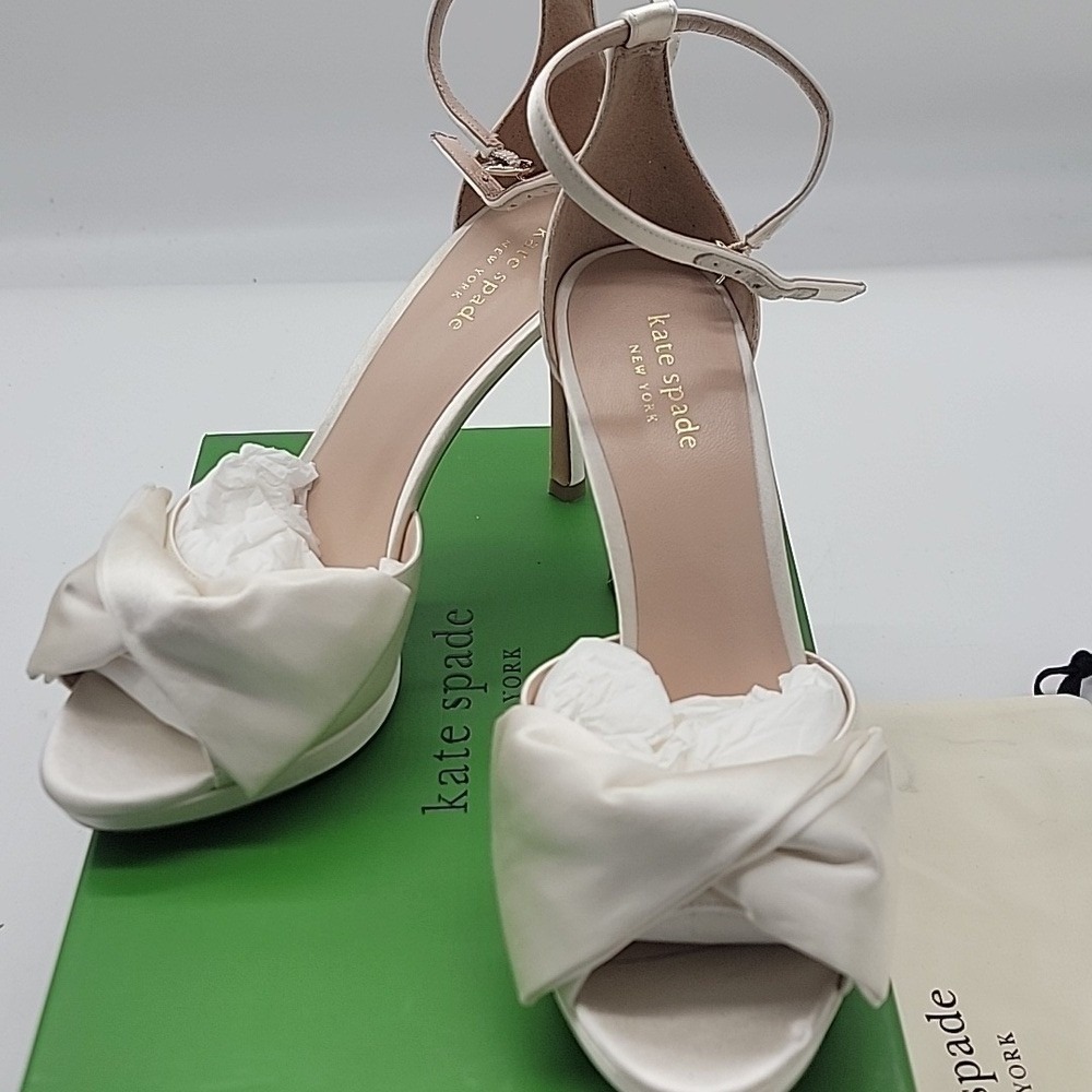 New In Box Kate Spade New York Bridal Bow Pump Sandal Heels Ivory Size 9!
